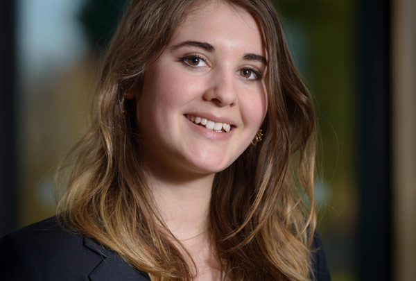Amelia Schroeter wins Poetry By Heart competition