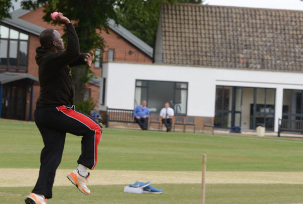 Students wowed by English Fast Bowler Devon Malcolm