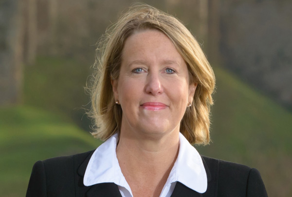 Dr Ruth Noble receives STEM Educator Award
